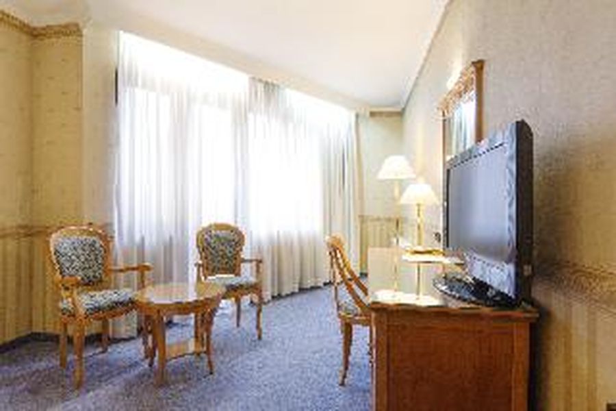 photo-1