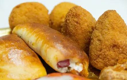 Passeio noturno de comida de rua em Catânia