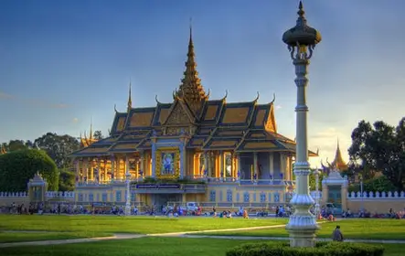 Visita turística de día completo a la capital de Phnompenh.