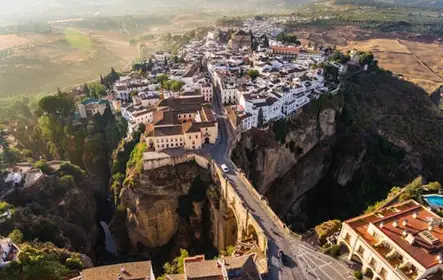 Viagem de um dia a Ronda e Setenil de las Bodegas saindo de Málaga