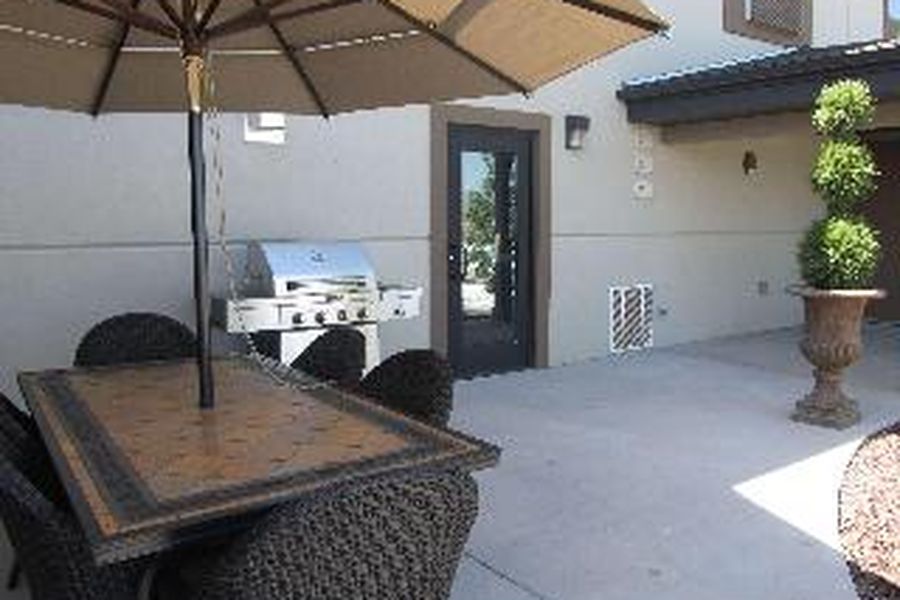 photo-1