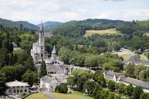 Pacote de Viagem - Lourdes + Paris - 2024